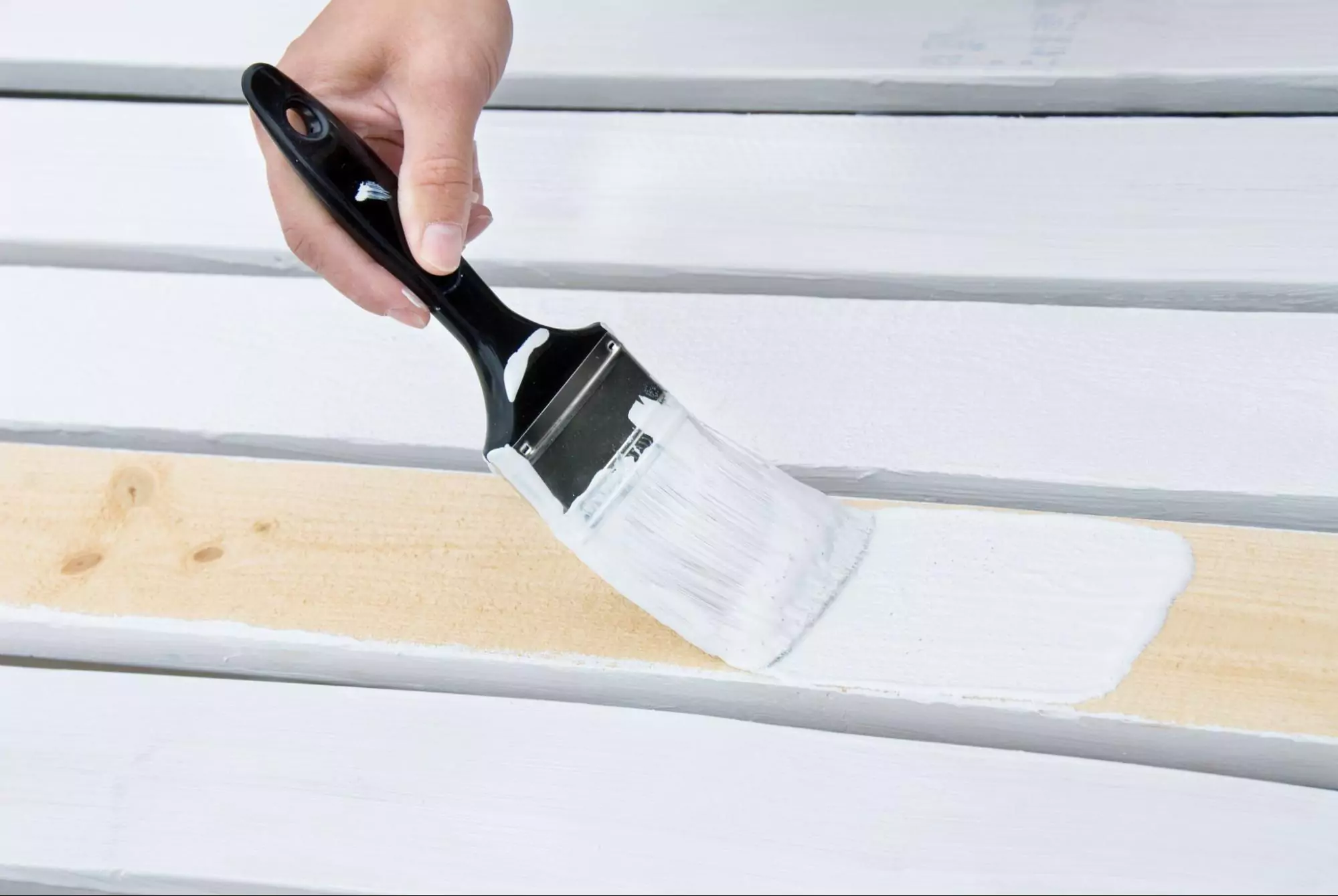 Rekomendasi Cat Dasar Kayu Water Based Terbaik untuk Furniture