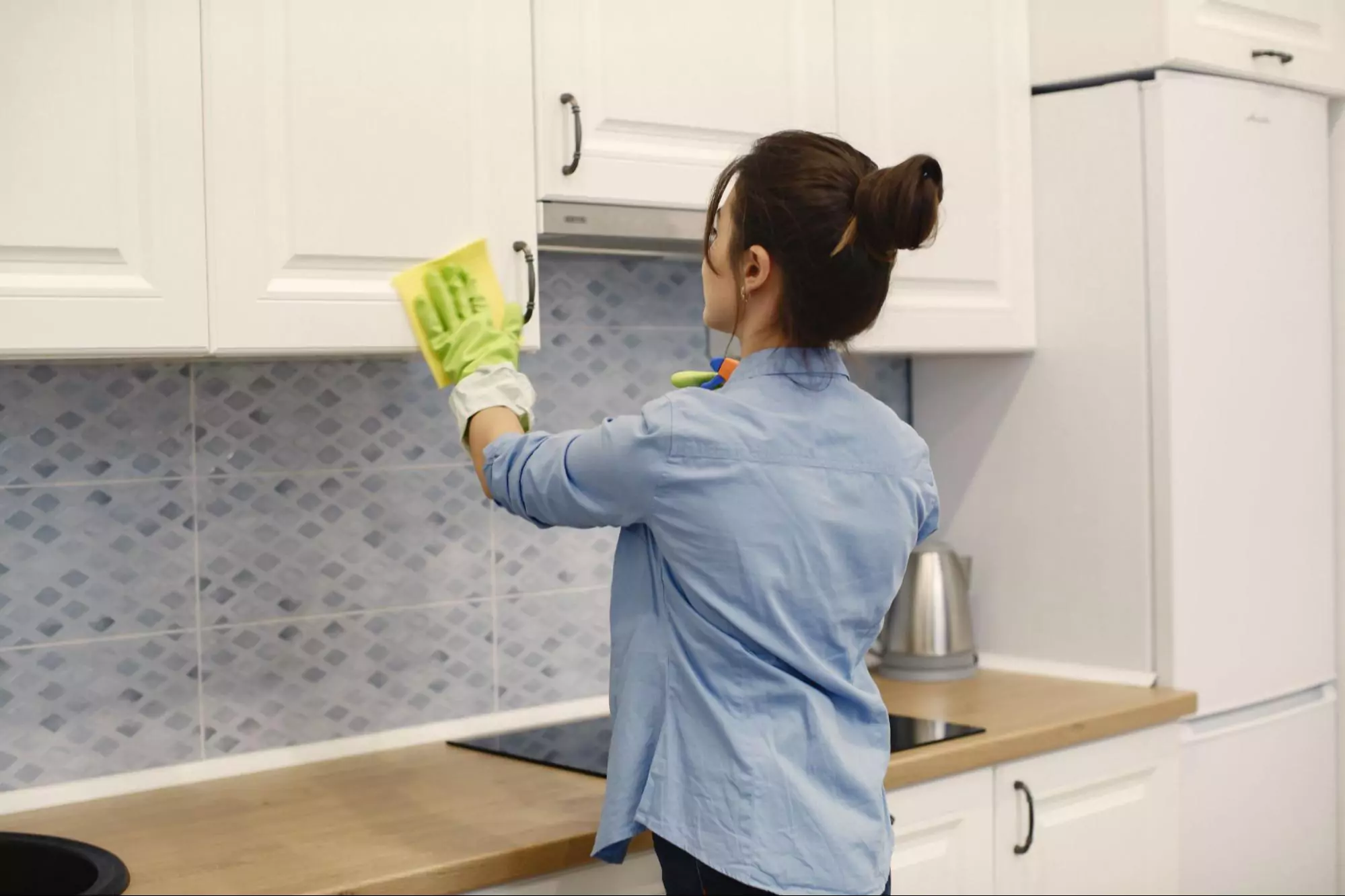 Tren Cat Duco Water Based untuk Kitchen Set dan Kabinet, Pilihan Aman dan Elegan