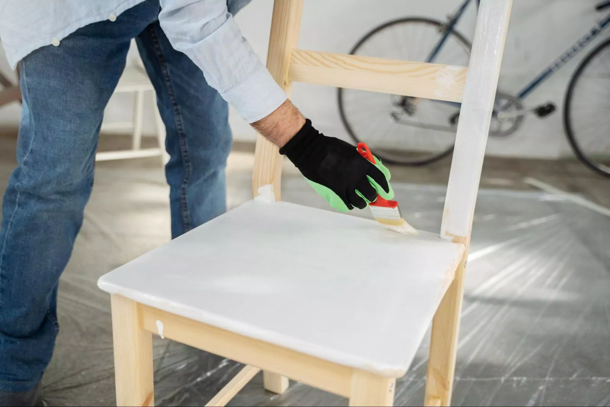 8 Cara Finishing Cat Duco untuk DIY Furniture di Rumah, Hasil Halus Tanpa Tukang